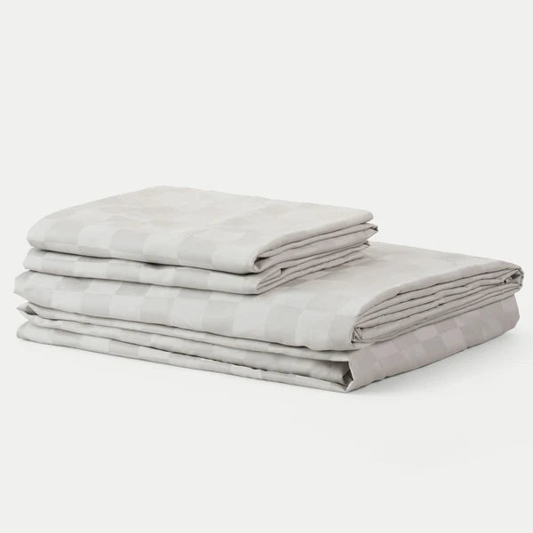 Gray_Checkers_bedroom_sheet_3
