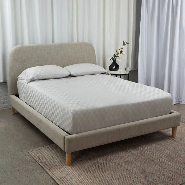 Gray_Checkers_bedroom_sheet_4