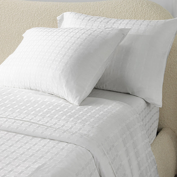 White_Weave_bedroom_sheet_1